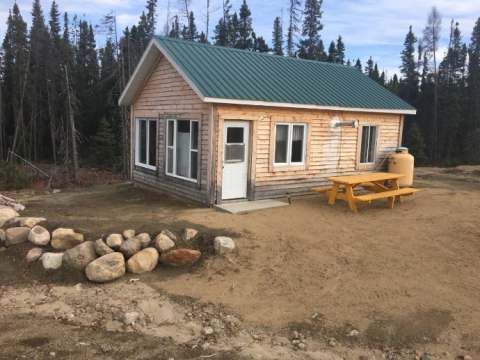 CHALET SÉBASTIEN – Pourvoirie du Lac à l'Ours Blanc