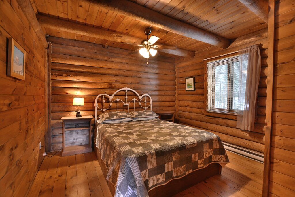 LE ROCHER CABIN — Pourvoirie du Lac Berval – Pourvoirie du Lac Berval