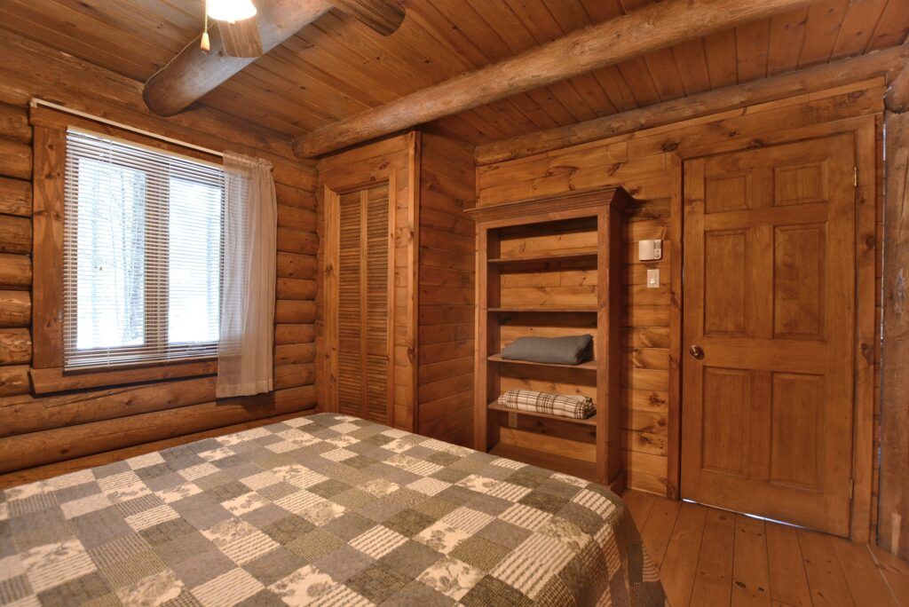 LE ROCHER CABIN — Pourvoirie du Lac Berval – Pourvoirie du Lac Berval