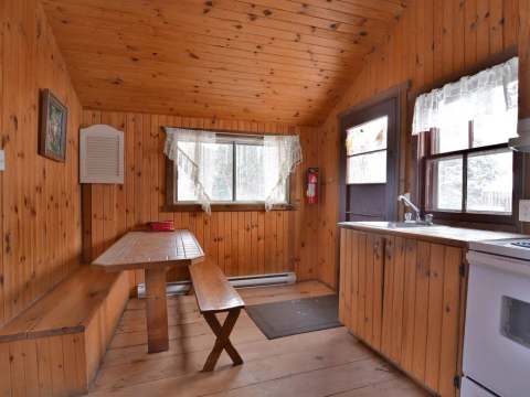 CHALET LE CASTOR – Pourvoirie du Lac Berval