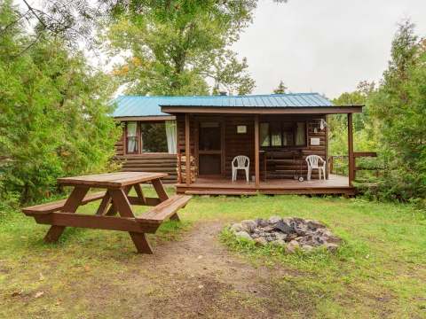 CHALET LE CASTOR – Pourvoirie du Lac Berval