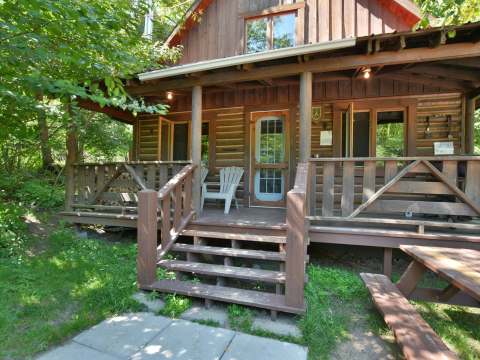 LE CHAMPÊTRE CABIN – Pourvoirie du Lac Berval