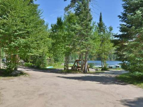 LE CHAMPÊTRE CABIN – Pourvoirie du Lac Berval