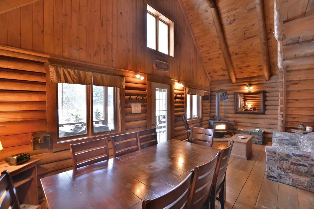 LE CHAMPÊTRE CABIN – Pourvoirie du Lac Berval