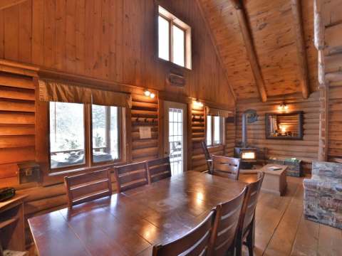 LE CHAMPÊTRE CABIN – Pourvoirie du Lac Berval