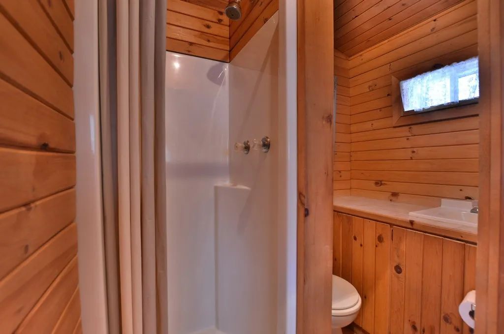 LE HUARD CABIN — Pourvoirie du Lac Berval – Pourvoirie du Lac Berval