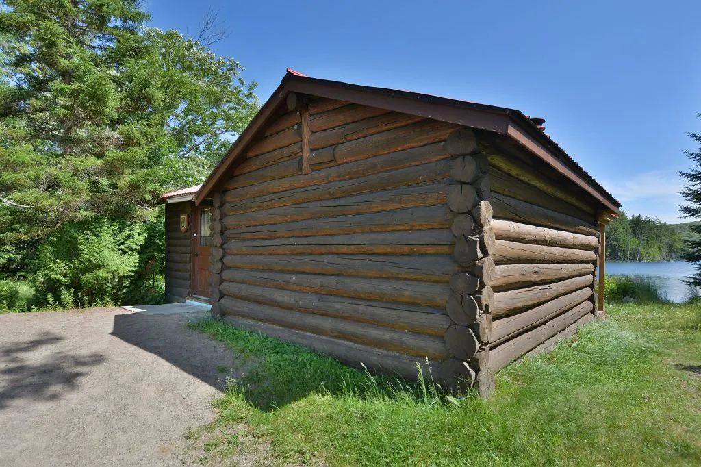 LE HUARD CABIN – Pourvoirie du Lac Berval