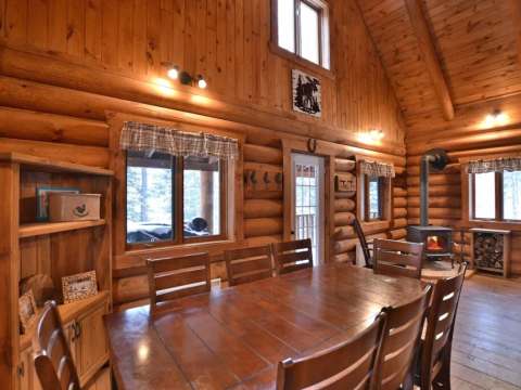 LE PÊCHEUR CHALET – Pourvoirie du Lac Berval