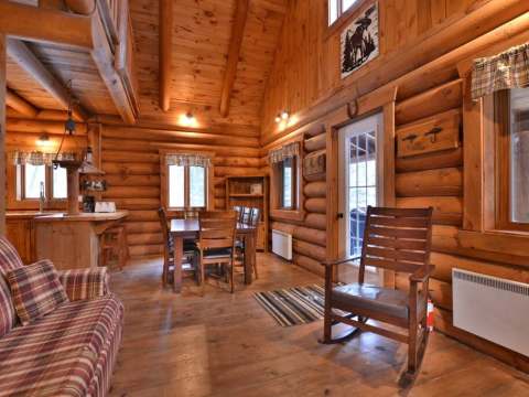 LE PÊCHEUR CHALET – Pourvoirie du Lac Berval