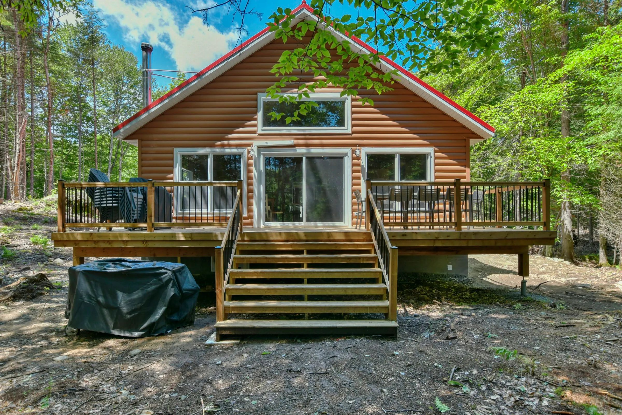 LE RASSEMBLEUR CABIN – Pourvoirie du Lac Berval