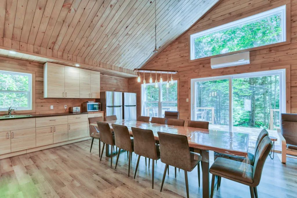 LE RASSEMBLEUR CABIN – Pourvoirie du Lac Berval