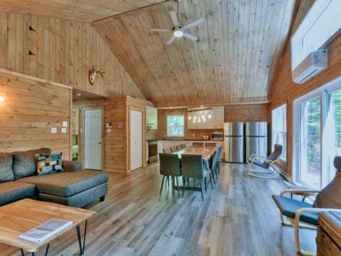 LE RASSEMBLEUR CABIN – Pourvoirie du Lac Berval
