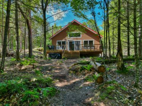 LE RASSEMBLEUR CABIN – Pourvoirie du Lac Berval