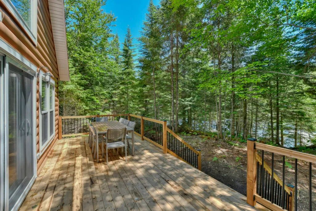 LE RASSEMBLEUR CABIN — Pourvoirie du Lac Berval – Pourvoirie du Lac Berval