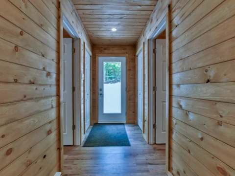 LE RASSEMBLEUR CABIN – Pourvoirie du Lac Berval