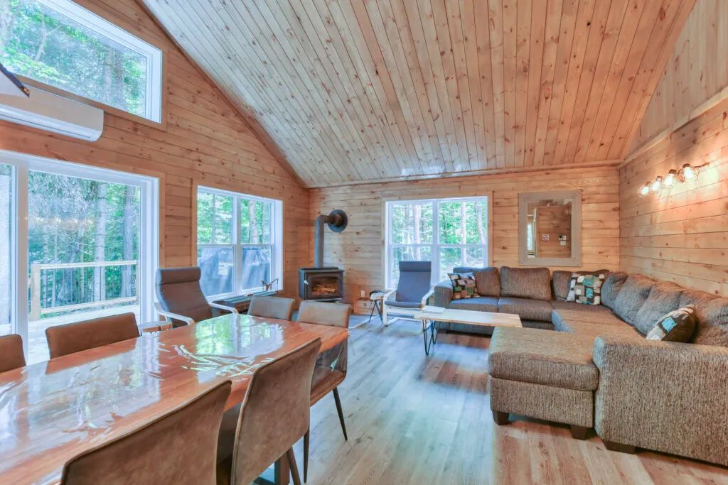LE RASSEMBLEUR CABIN – Pourvoirie du Lac Berval