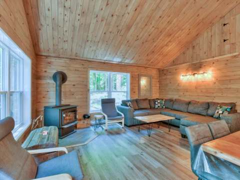 LE RASSEMBLEUR CABIN – Pourvoirie du Lac Berval