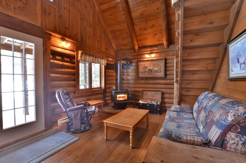 LE ROCHER CABIN – Pourvoirie du Lac Berval