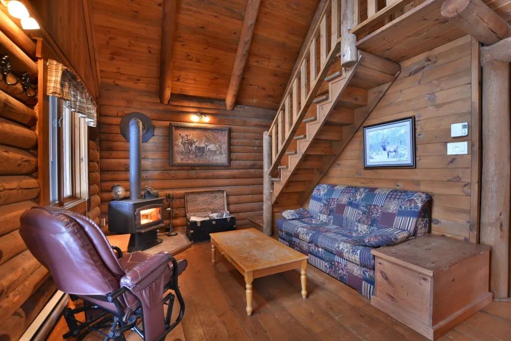 LE ROCHER CABIN – Pourvoirie du Lac Berval