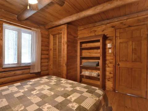 LE ROCHER CABIN – Pourvoirie du Lac Berval