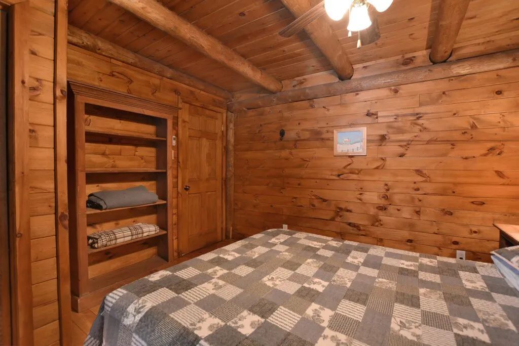 LE ROCHER CABIN – Pourvoirie du Lac Berval