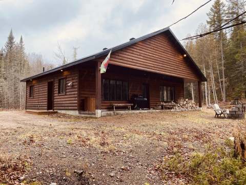 DES LOUTRES CABIN – DES LOUTRES CABIN