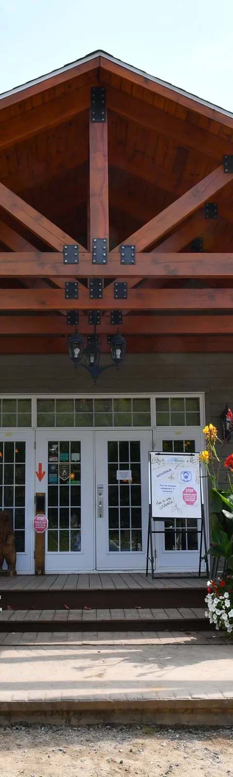 Main lodge and guest facilities at Pourvoirie du Lac Blanc, Mauricie, Quebec