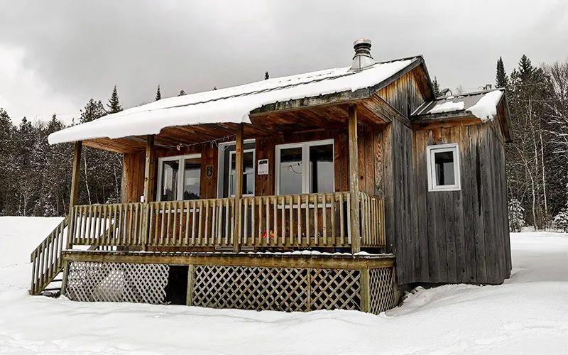 Chalet #5 — Pourvoirie du Lac Croche – Pourvoirie du Lac Croche