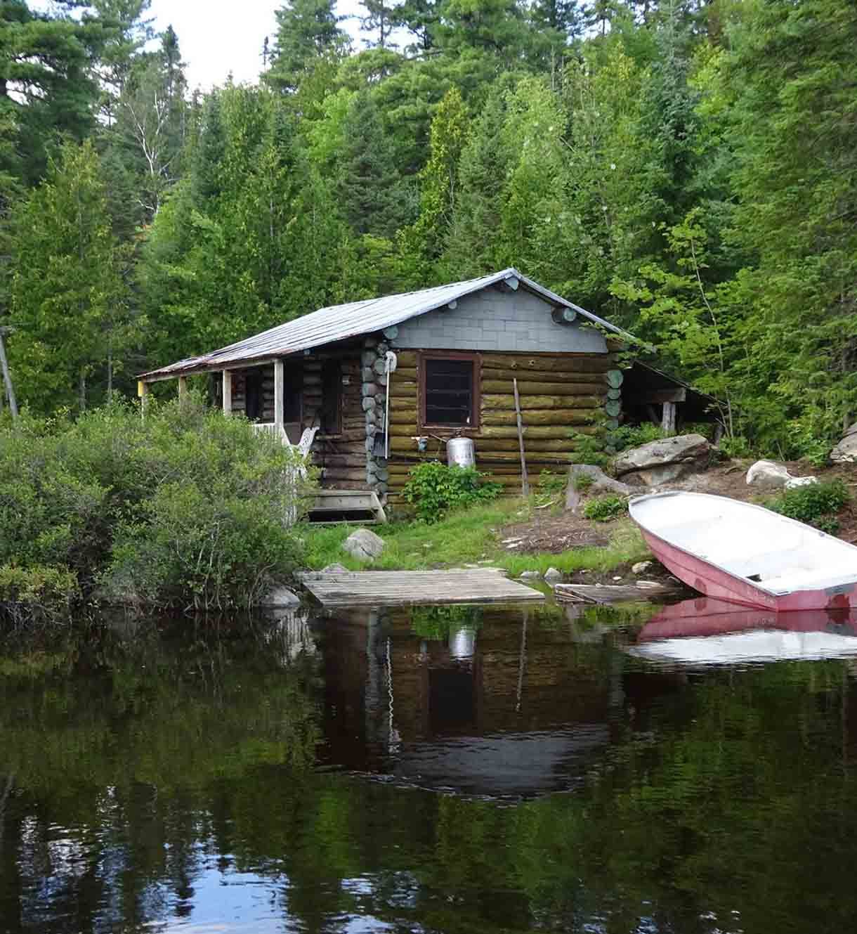 Rustic Chalet – Pourvoirie du Lac Croche