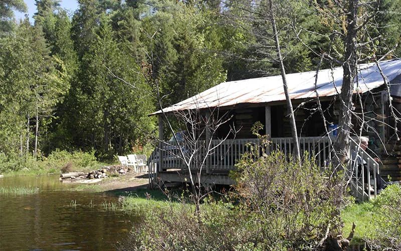Chalet rustique — Pourvoirie du Lac Croche – Pourvoirie du Lac Croche