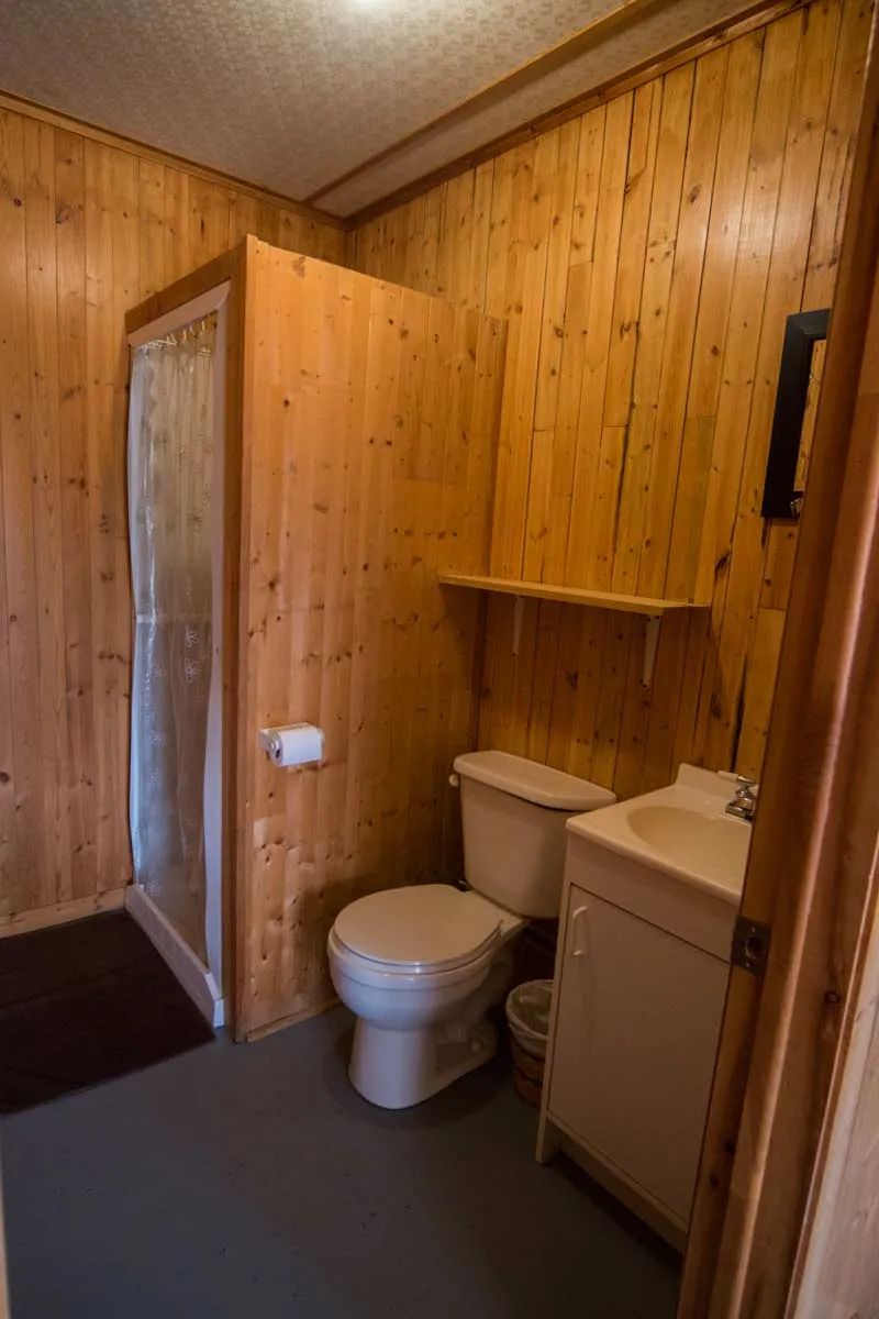 CABIN 11 — Pourvoirie du Lac Dionne – Pourvoirie du Lac Dionne