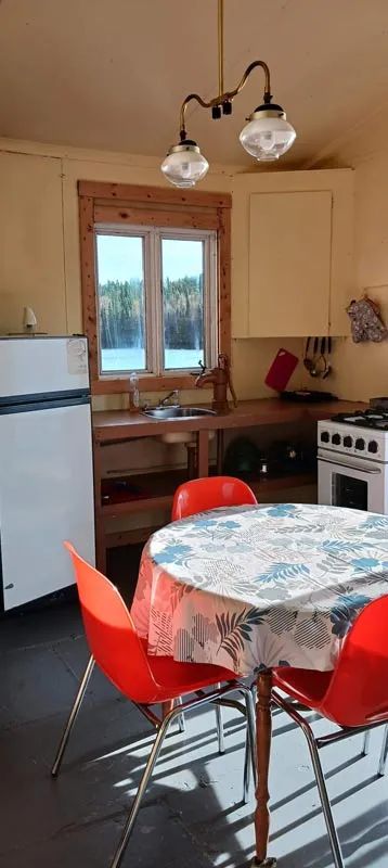 CABIN 2 — Pourvoirie du Lac Dionne – Pourvoirie du Lac Dionne