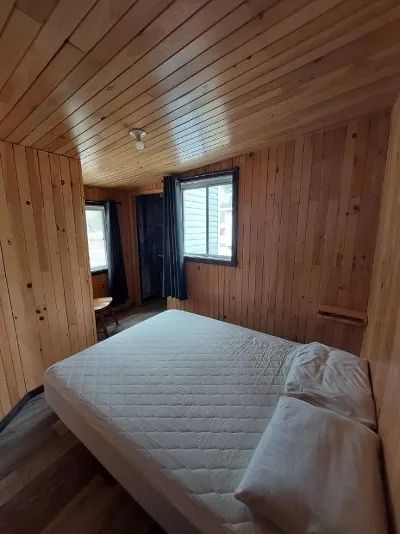 Chalet - Numéro 9 — Pourvoirie du Lac Faillon – Pourvoirie du Lac Faillon