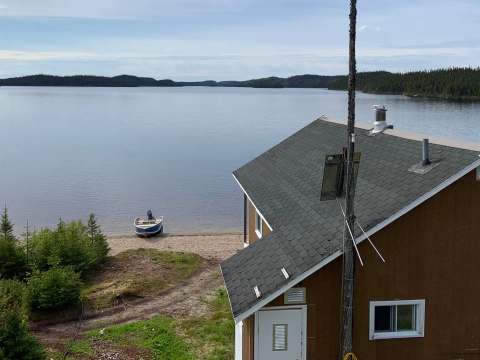 CHALET PIMBINA – Pourvoirie du Lac Holt