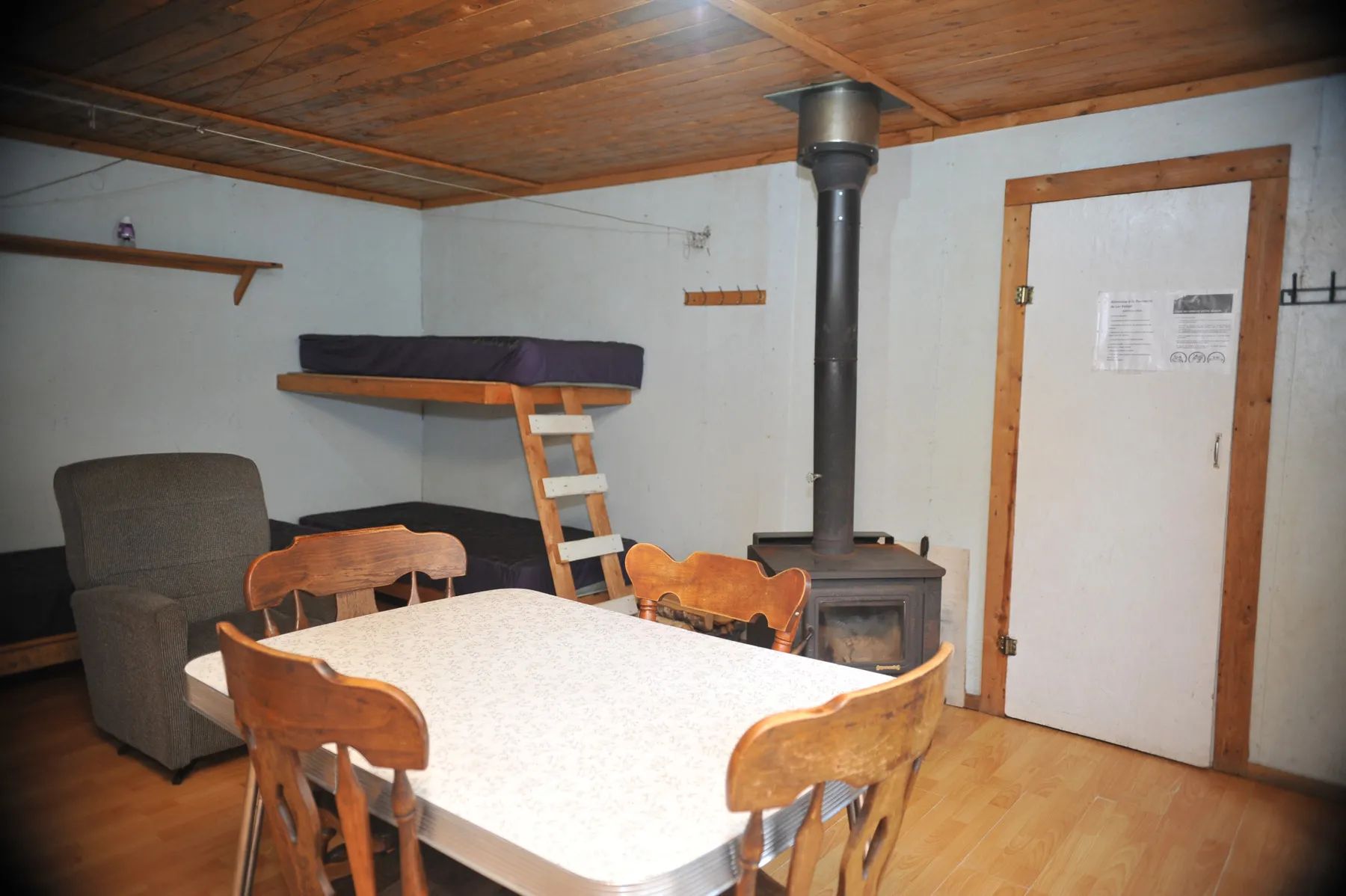 Cabin PIONNIER CAMP — Pourvoirie du Lac Kempt – Pourvoirie du Lac Kempt