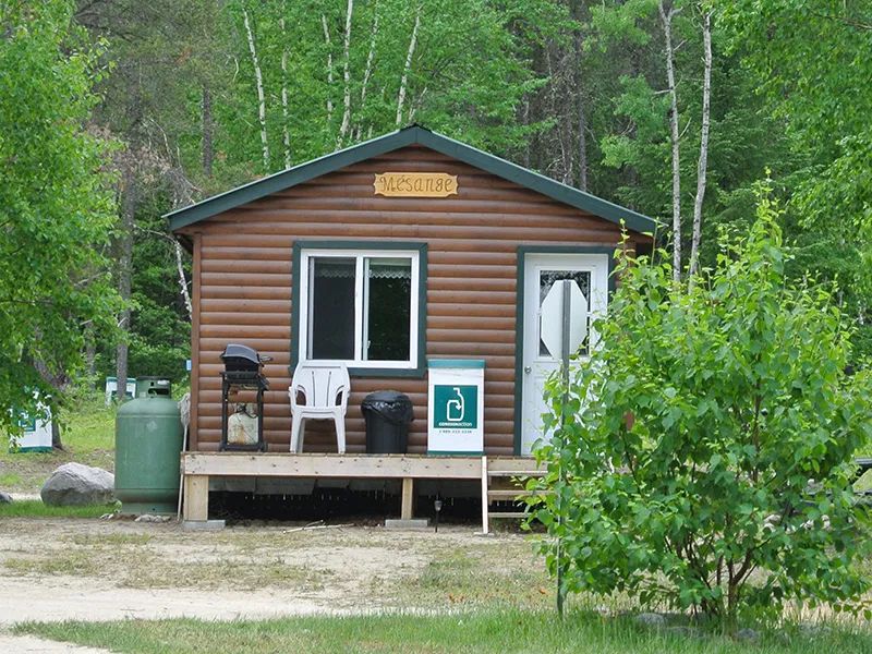 Camp rustique Le Mésange — Pourvoirie du Lac Matchi-Manitou – Pourvoirie du Lac Matchi-Manitou