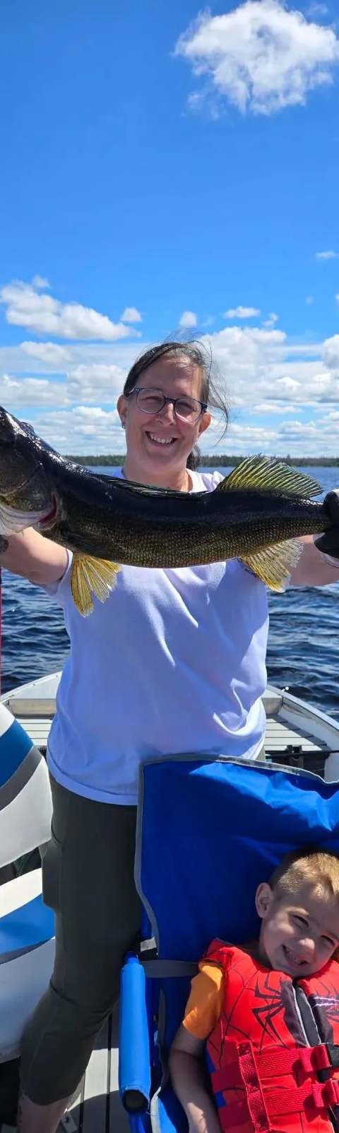 Pêche Doré chez Pourvoirie du Lac Matchi-Manitou, Abitibi-Témiscamingue, Québec