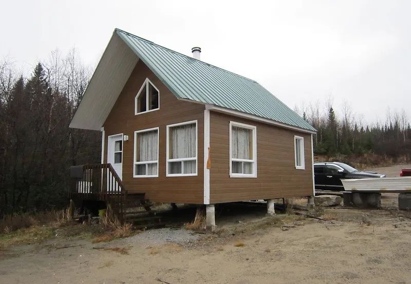 BALBUZARD CABIN — Pourvoirie du Lac Paul – Pourvoirie du Lac Paul