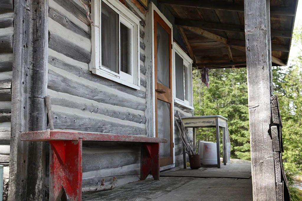 Chalet sur l'île — Pourvoirie Dulong – Pourvoirie Dulong