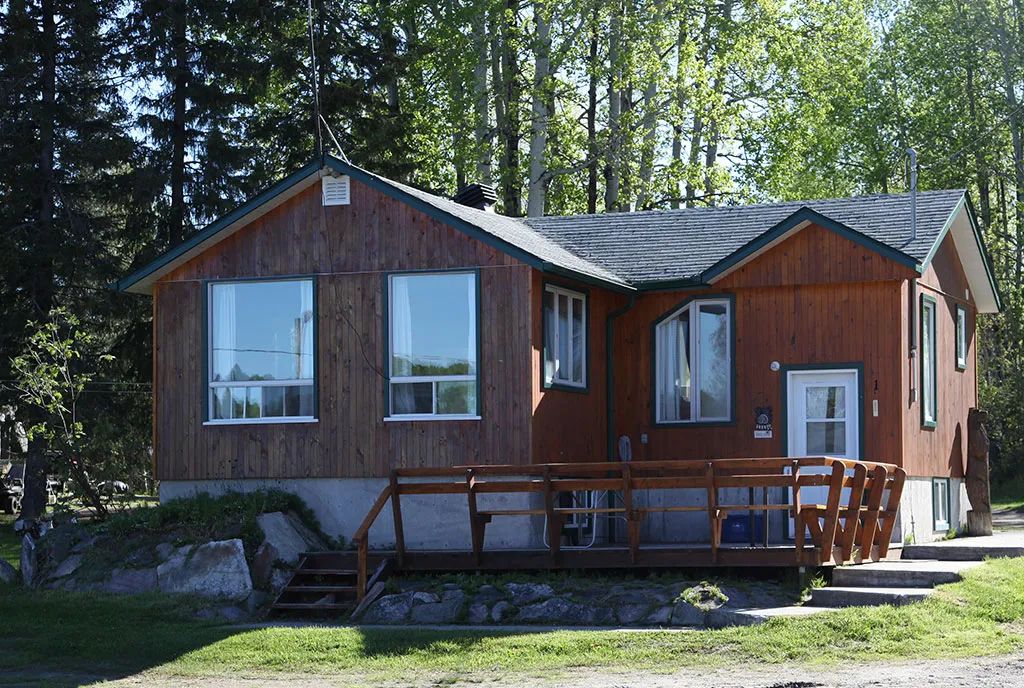 Fully equipped main house cabin — Pourvoirie Dulong – Pourvoirie Dulong