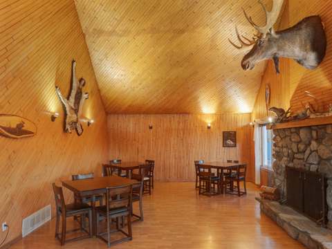 LODGE FER À CHEVAL – Pourvoirie Fer à Cheval