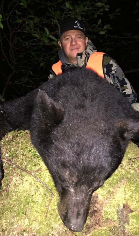 Chasse Ours noir chez Pourvoirie Fer à Cheval, Laurentides, Québec