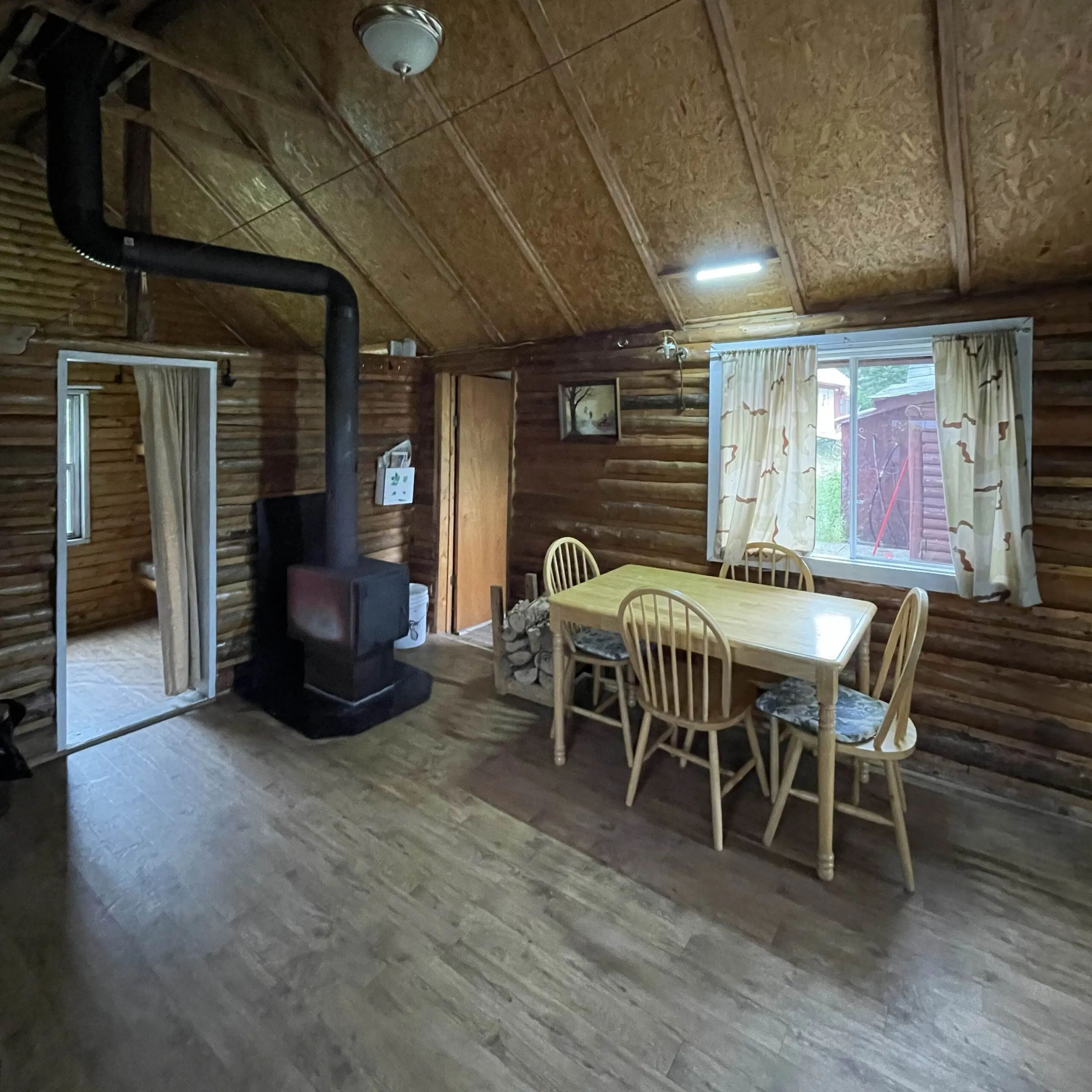 CABIN 1 — Pourvoirie la Jeannoise – Pourvoirie la Jeannoise