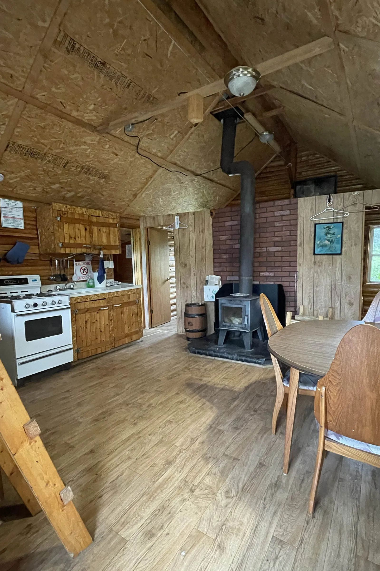 CABIN 3 — Pourvoirie la Jeannoise – Pourvoirie la Jeannoise