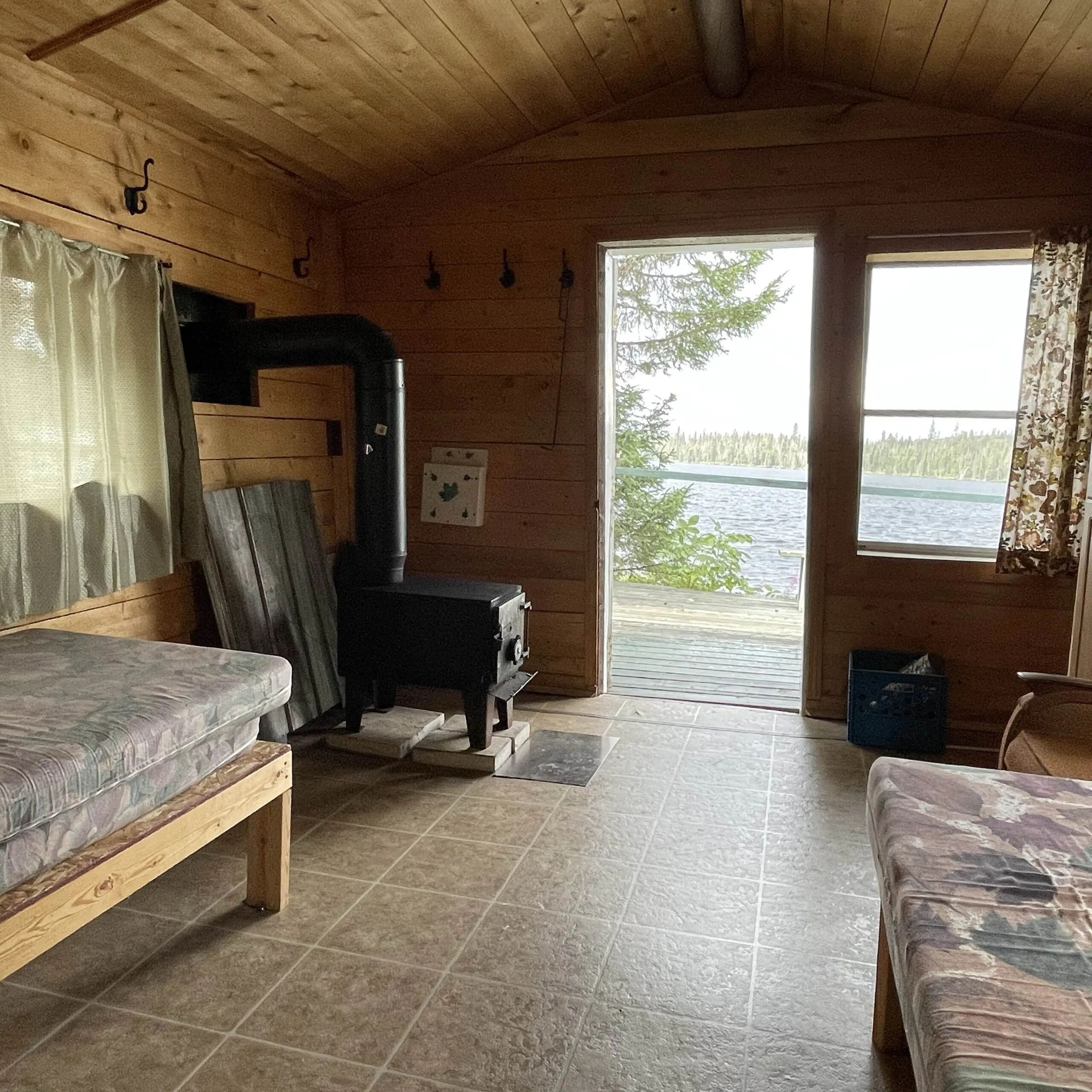 CHALET 5 — Pourvoirie la Jeannoise – Pourvoirie la Jeannoise