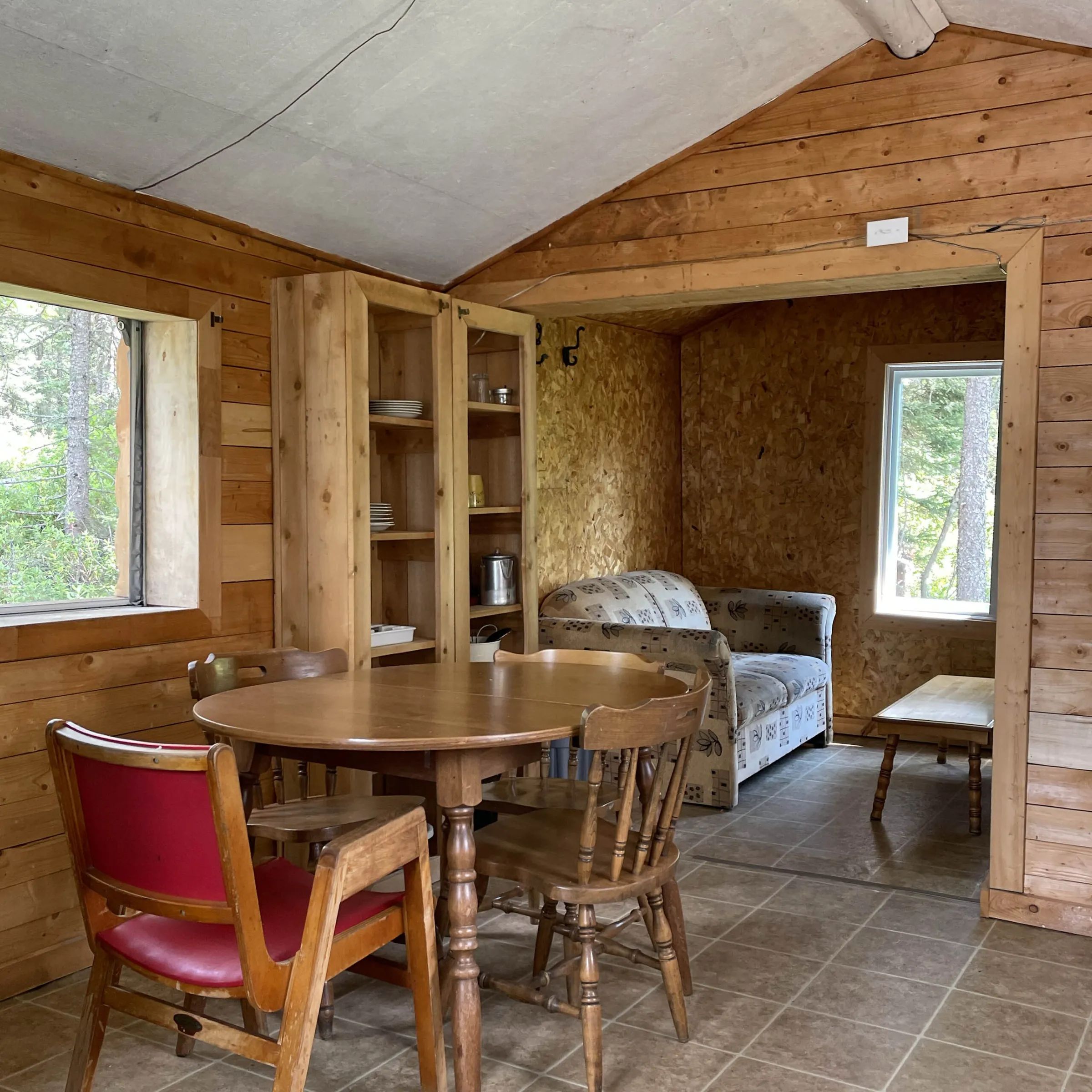 CHALET 5 — Pourvoirie la Jeannoise – Pourvoirie la Jeannoise
