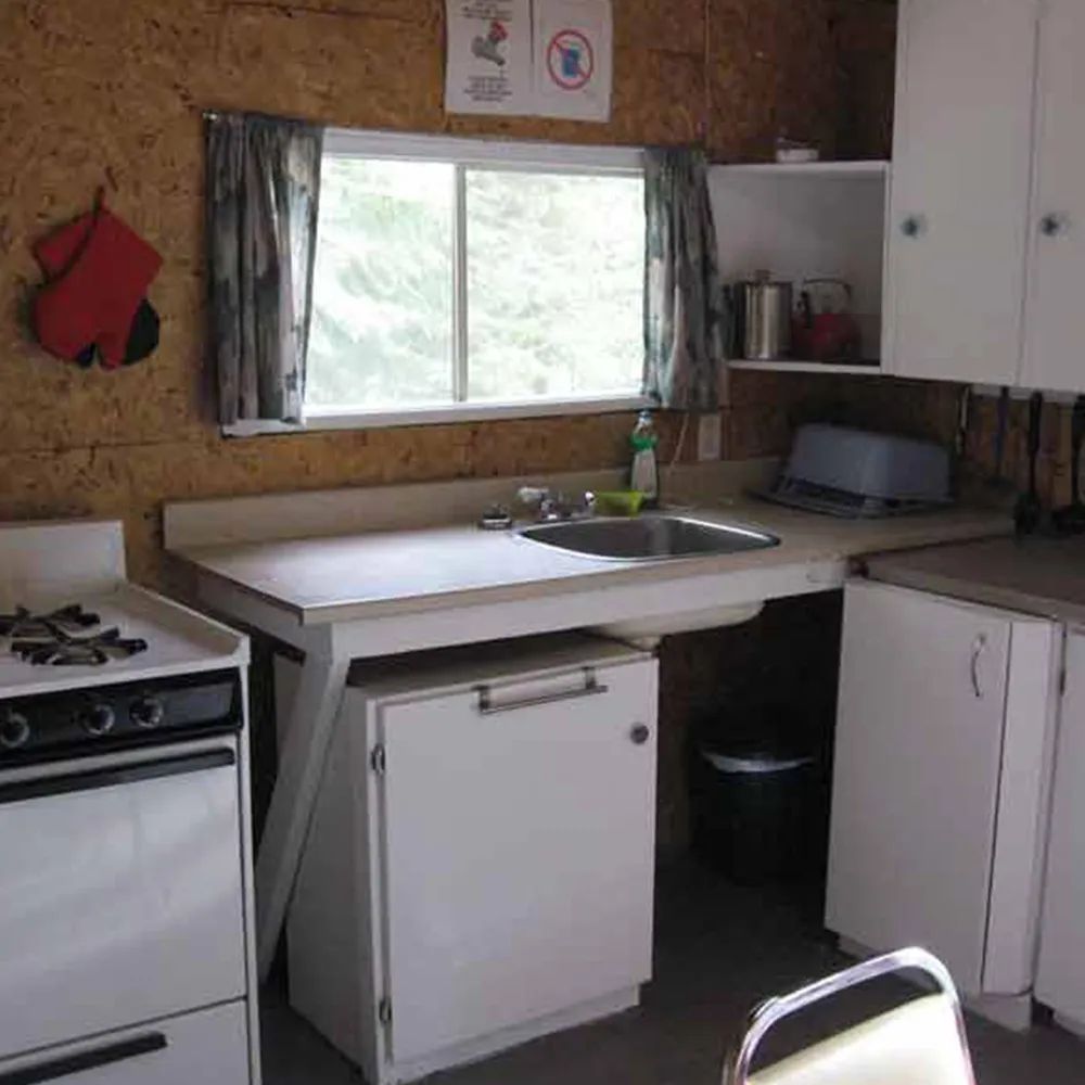 Cabin 4 — Pourvoirie la Pointe aux Dorés – Pourvoirie la Pointe aux Dorés