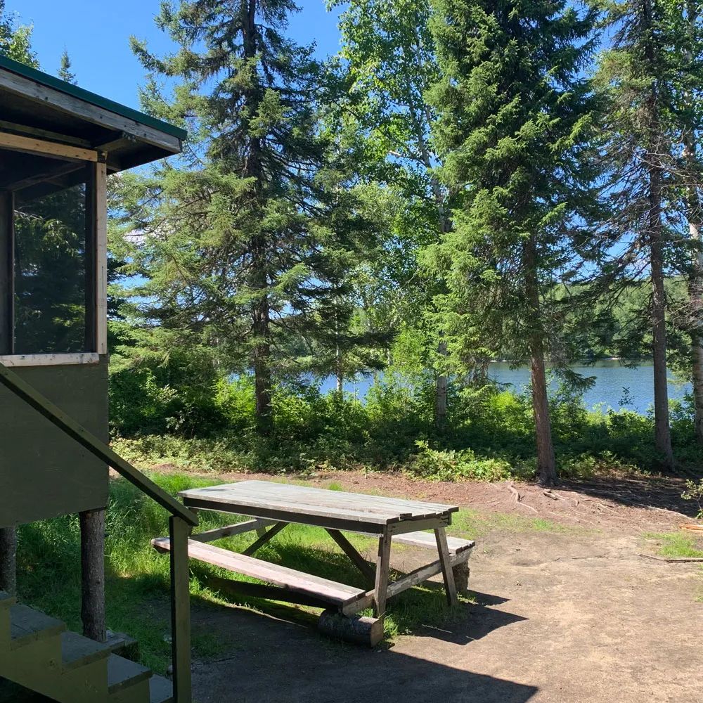 Chalet 5 — Pourvoirie la Pointe aux Dorés – Pourvoirie la Pointe aux Dorés