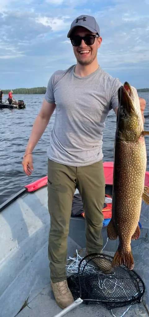 Pêche Brochet chez Cedar Valley Lodge, Abitibi-Témiscamingue, Québec