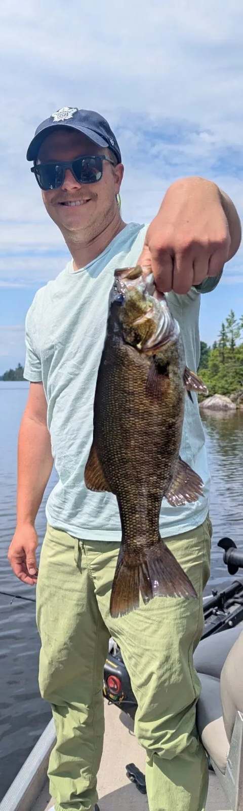 Pêche Achigan à petite bouche chez Cedar Valley Lodge, Abitibi-Témiscamingue, Québec